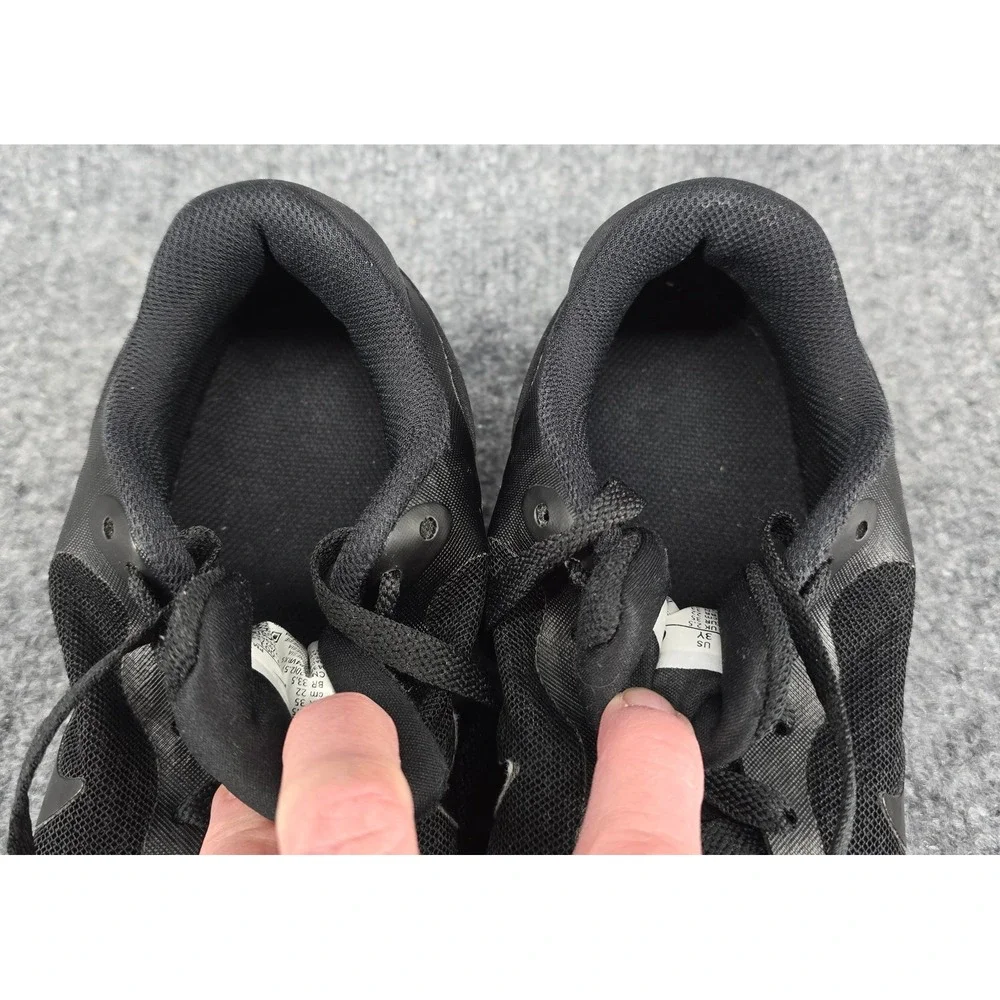 Nike revolution running